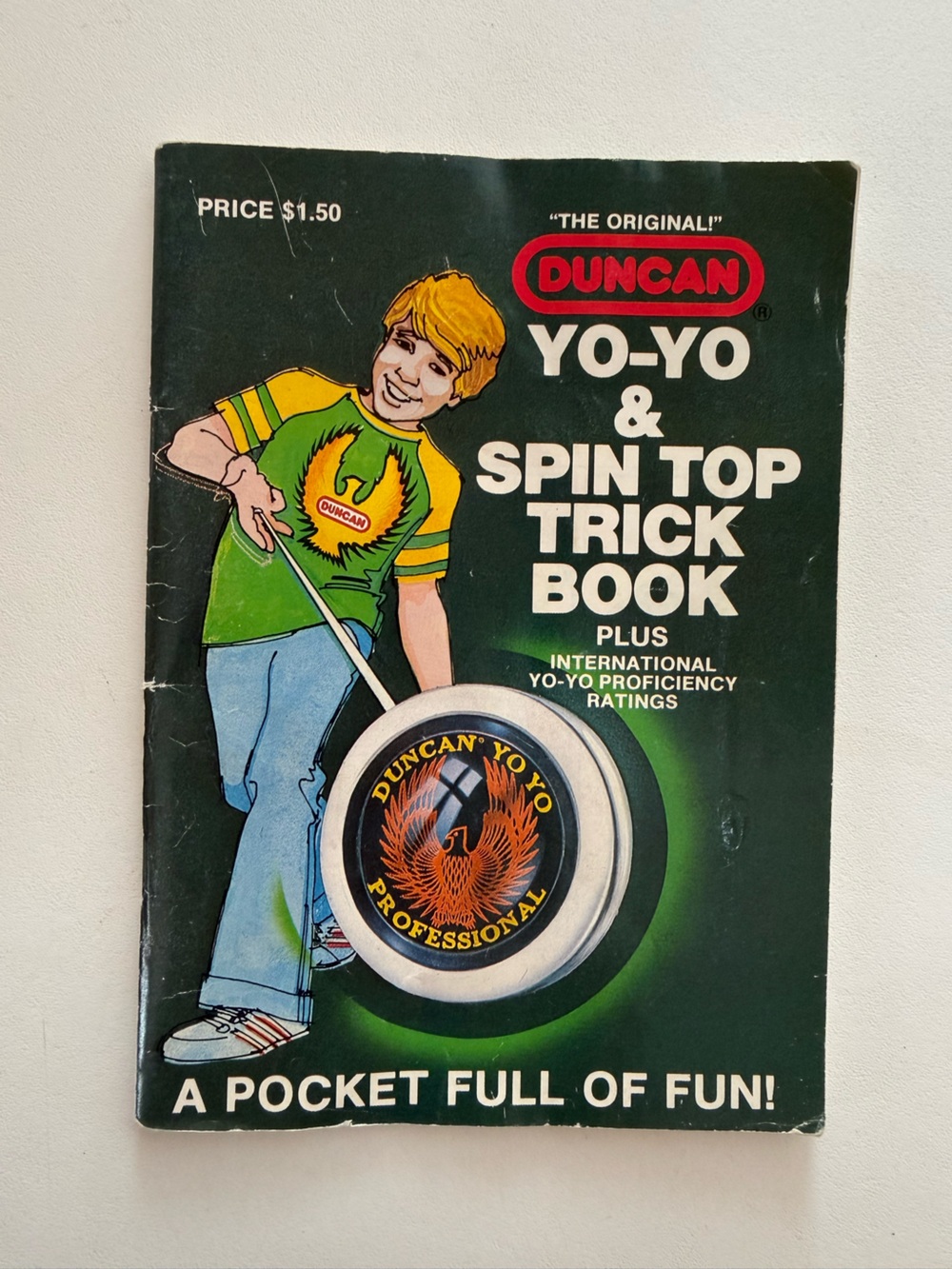 Yo-Yo Spin & Trick Book by Duncan - Green Cover
